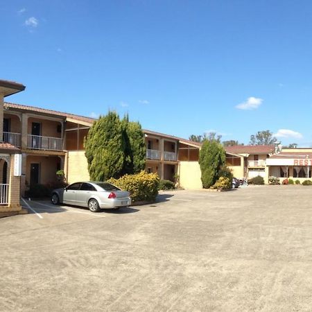 Alexander The Great Motel Вінсор Екстер'єр фото